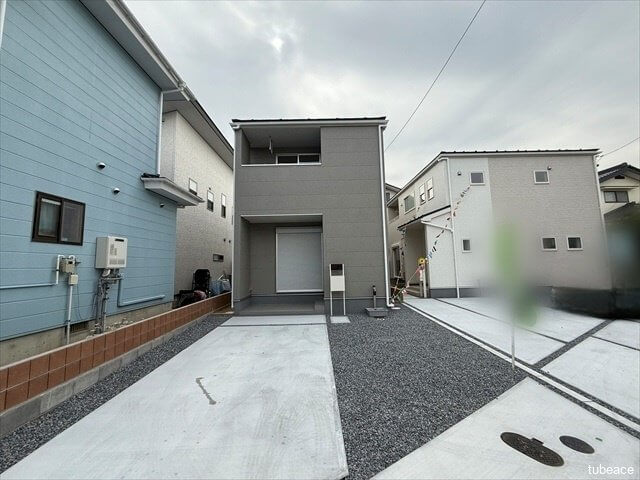 閑静な住宅街にございます。