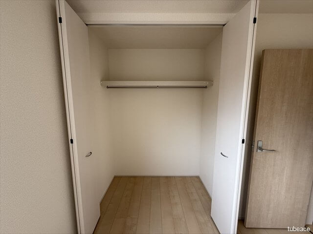 コートなどをずらっと並べられそうですね。