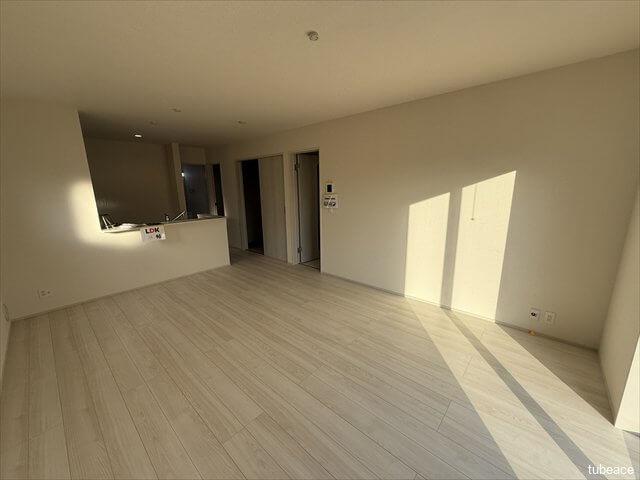 １６帖のリビングは夕方の時間の雰囲気良くないですか？（写真撮影時１７時頃）