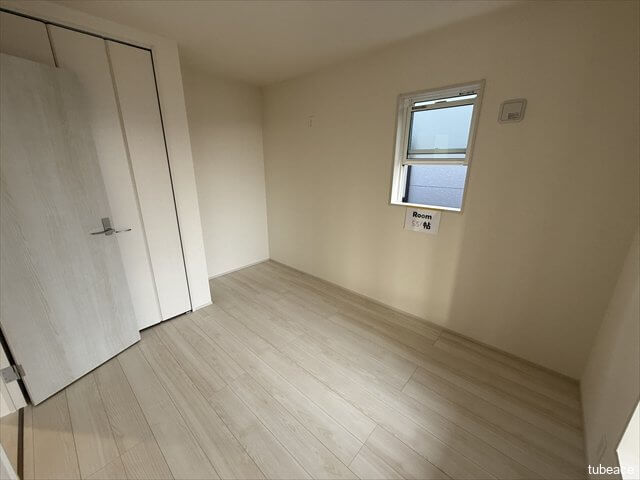 最後のお部屋は５．５１帖の広さです。