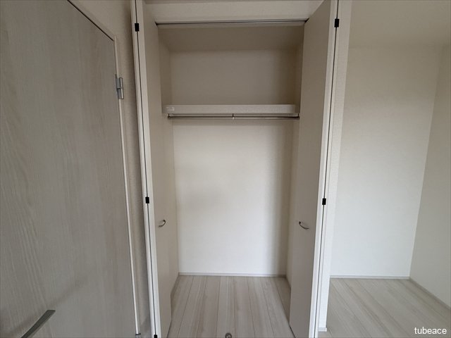 丈の長いコートなどもかけられます。