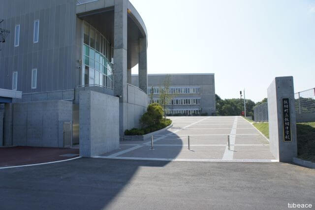 飯綱中学校 約900m(徒歩12分)