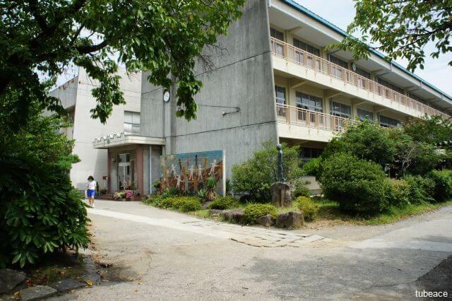 桜ヶ岡中学校 約1,083m(徒歩14分)
