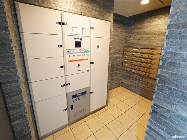 宅配ボックス・メールコーナー 24時間いつでも荷物を受け取れるので、気兼ねなく外出出来ます。