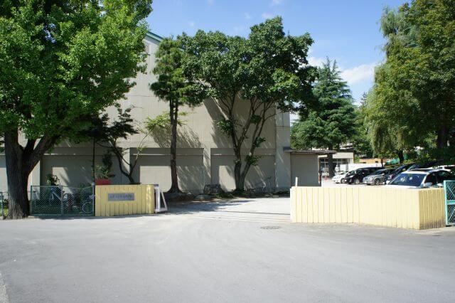 若槻小学校 約550m(徒歩7分)