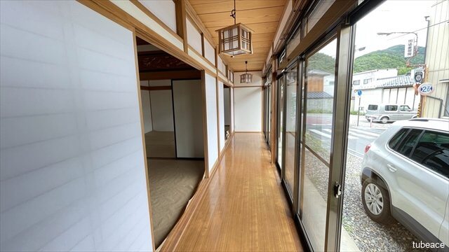 陽当りの良い縁側でのんびりと過ごすのもいいですね。
