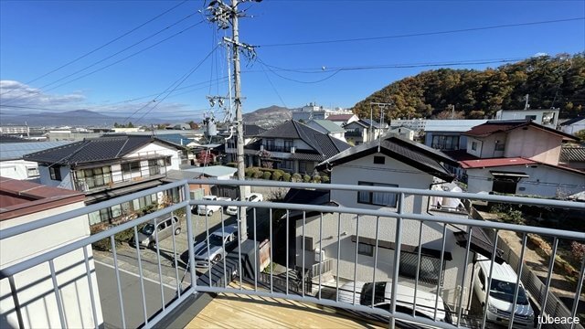 陽当りの良いバルコニーで洗濯物も早く乾きそうですね。