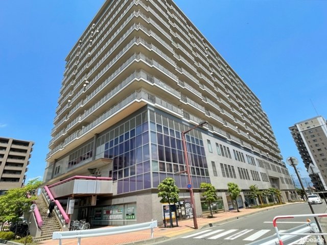 長野電鉄線「信濃吉田」駅より徒歩約1分の大変便利な立地です。