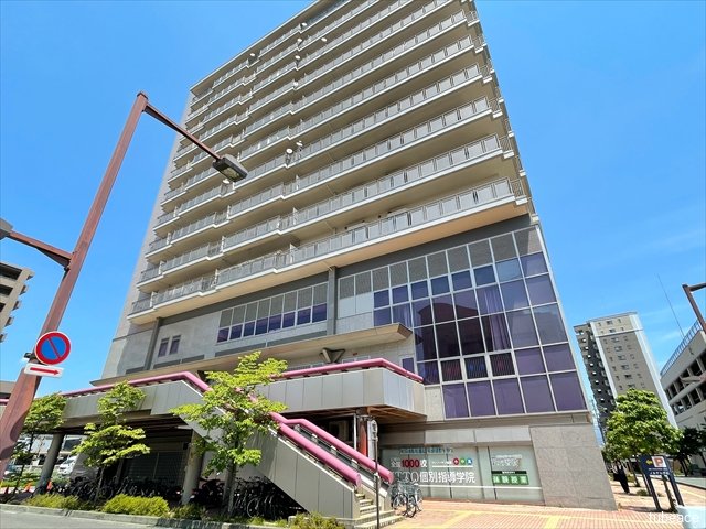 エレベーターは2基ございますのでお部屋までの移動もスムーズ。