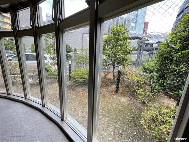 周辺には生活利便施設が充実し、日々の生活に便利な環境です。