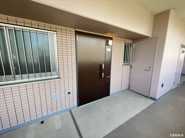 風通しよく開放感のある玄関ポーチです。