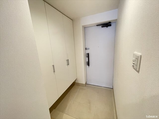 収納スペースもしっかり確保でスッキリ快適な玄関です。