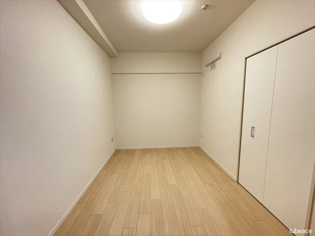 フローリングの床はお掃除もラクラクですね。