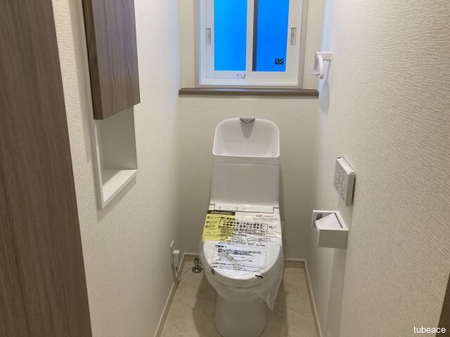 快適なシャワートイレを装備。