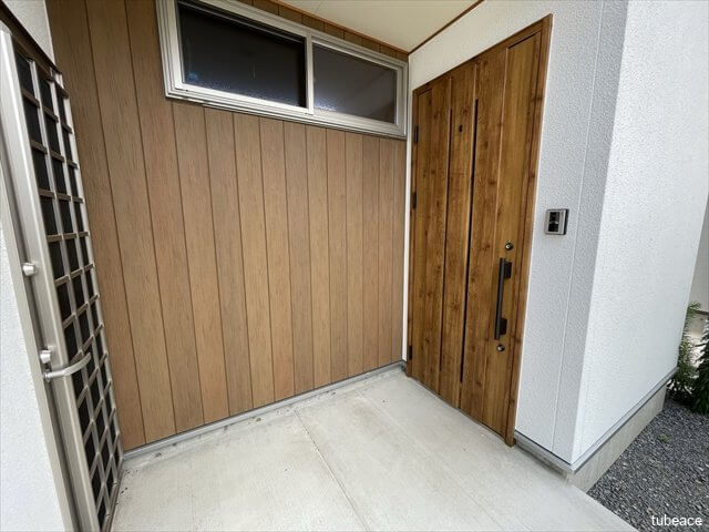 ゆとりの玄関スペースでベビーカーでの移動もスムーズ。