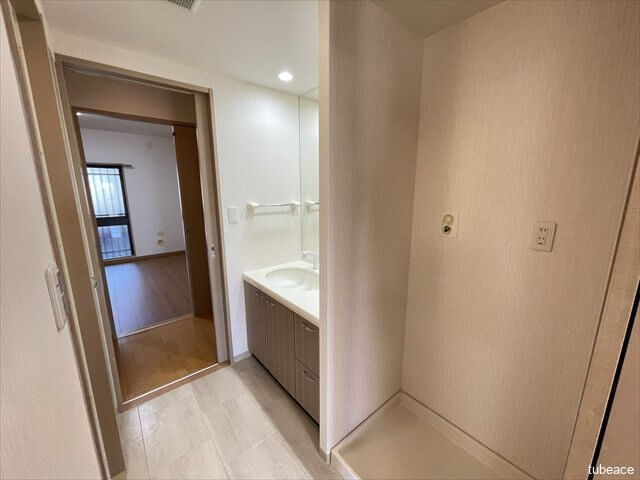水回りが近くに配置され家事動線もスムーズです。