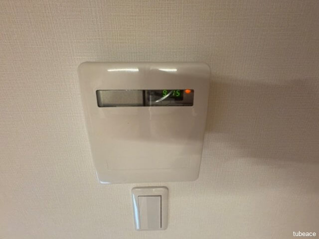排熱ファンが夏場の熱気をしっかり排出。屋根裏にこもる暑さを逃がし、室内を快適に保ちます。