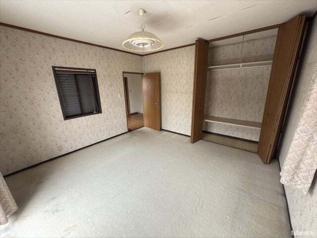子供部屋や書斎にもおすすめの明るい洋室。